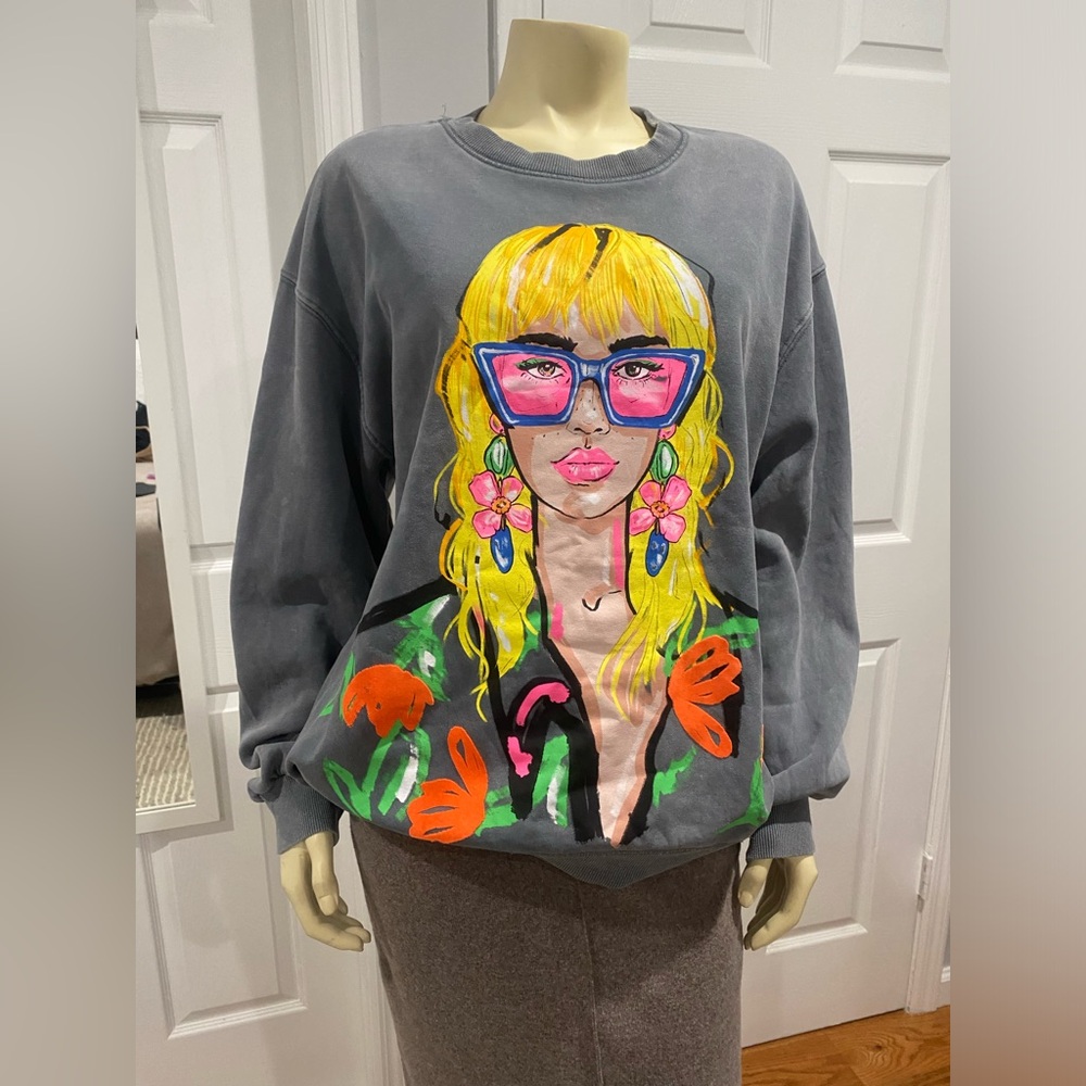 Zara Gray Sweatshirt with Colorful Graphic/ Size Large oversized